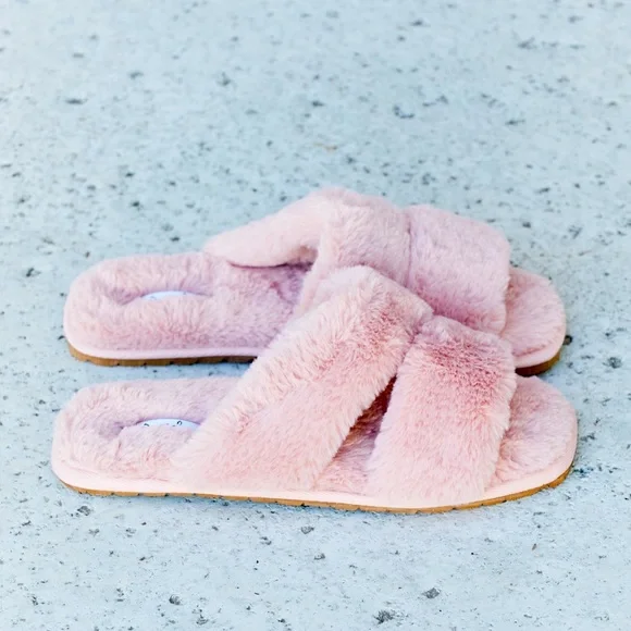 Qupid faux furry slides cozy fuzzy slippers PINK NEW - Picture 6 of 6